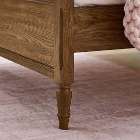Evelyn Classic Bed