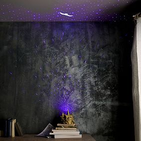 Harry Potter<sup>&trade;</sup> Hogwarts<sup>&trade;</sup> Castle Night Sky Projector (7")