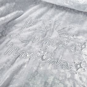 Harry Potter<sup>&trade;</sup> Lumos Maxima Glow-in-the-Dark Velvet Robe
