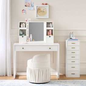 Marquee Makeup Vanity (32"w x 20"d)