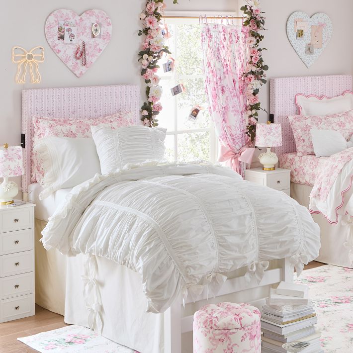 LoveShackFancy No Nails Heart Pinboard 24
