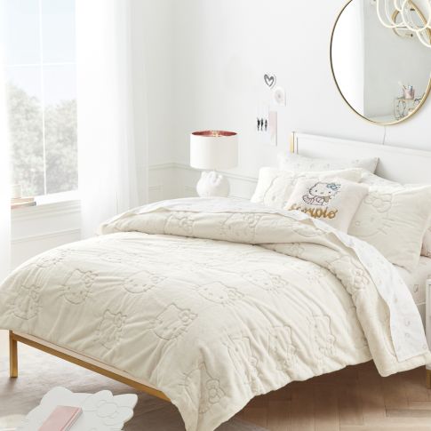 Hello Kitty® Zodiac Bedroom