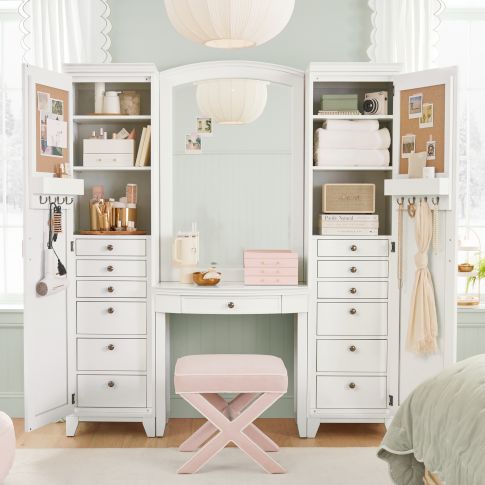 Blush Crush Get-Ready Space