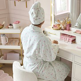 Hill House Home Clematis Scallop Robe