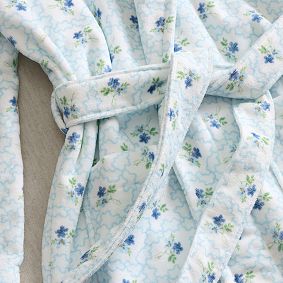 Hill House Home Clematis Scallop Robe