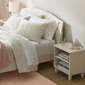 Tate Nightstand (18d")