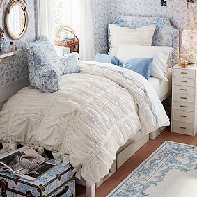 LoveShackFancy Auburn No Nails Dorm Headboard