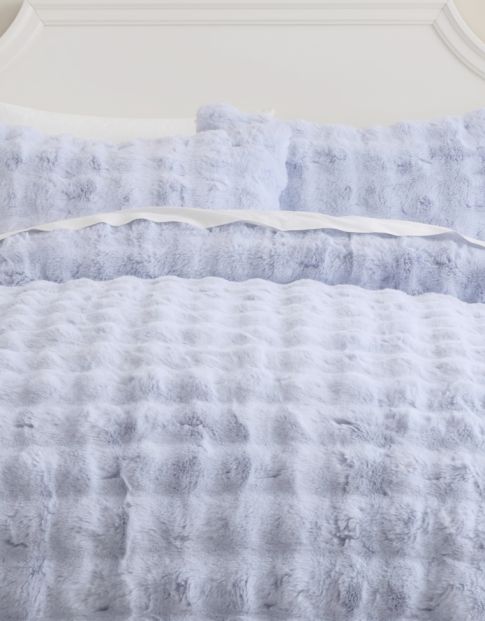 Quilts &amp; Comforters