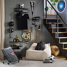 Metal Grid Helmet Shelf With Hooks (15"x6")