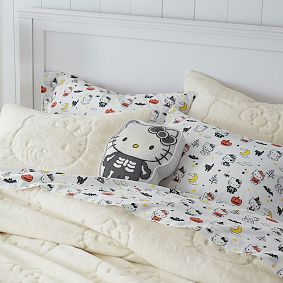Hello Kitty<sup>&reg;</sup> and Friends Glow-in-the-Dark Halloween Sheet Set