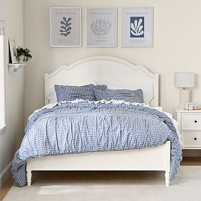 Evelyn Classic Bed