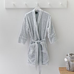 Harry Potter<sup>&trade;</sup> Lumos Maxima Glow-in-the-Dark Velvet Robe