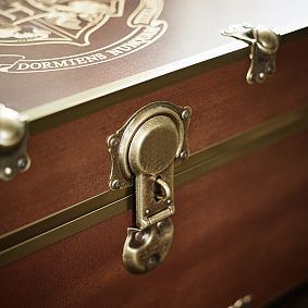 Harry Potter<sup>&trade;</sup> Hogwarts<sup>&trade;</sup> Trunk (32")