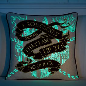 Harry Potter<sup>&trade;</sup> Marauder's Map<sup>&trade;</sup> Glow-in-the-Dark Pillow Cover