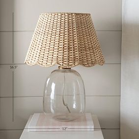 Emery Scallop Woven Shade Table Lamp (17")