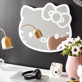 Hello Kitty<sup>&reg;</sup> Mirror (24"x20")