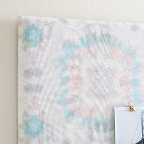 Kendra Scott No Nails Printed Pinboard (24"x36")