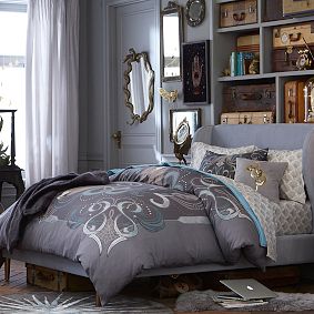 FANTASTIC BEASTS<sup>&trade;</sup> Art Nouveau Sham